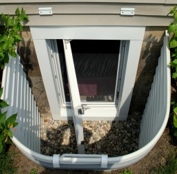 Egress casement windows